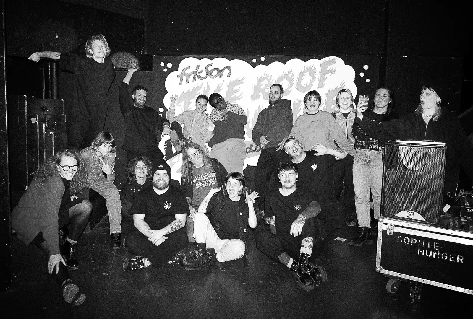 Photo en noir et blanc de l'équipe de fri-son